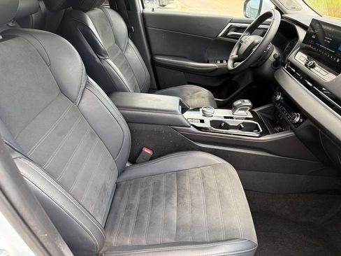 Used 2025 Mitsubishi Outlander SE FWD image 13