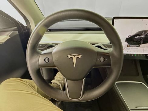 Used 2023 Tesla Model Y Performance AWD/4WD image 10