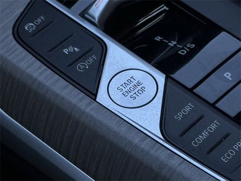 Used 2025 BMW 330i Sedan image 21