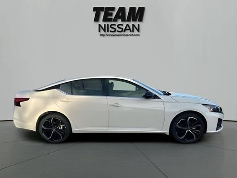 Certified 2025 Nissan Altima 2.5 SR AWD/4WD image 27