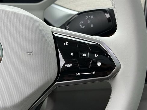 New 2025 Volkswagen ID. Buzz Pro S Plus image 13