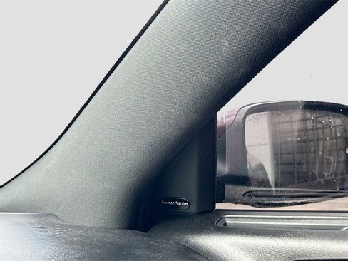 Used 2022 Dodge Charger SRT Hellcat w/ Harman/Kardon Audio Group image 18