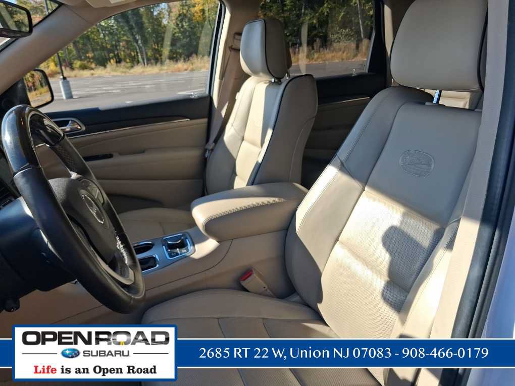 Used 2018 Jeep Grand Cherokee Overland AWD/4WD image 26