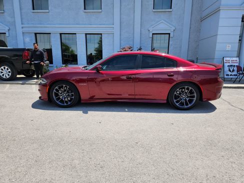 Used 2022 Dodge Charger R/T w/ Plus Group RWD image 2
