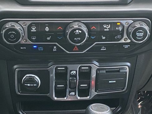 Used 2023 Jeep Wrangler Unlimited w/ Cold Weather Group AWD/4WD image 10
