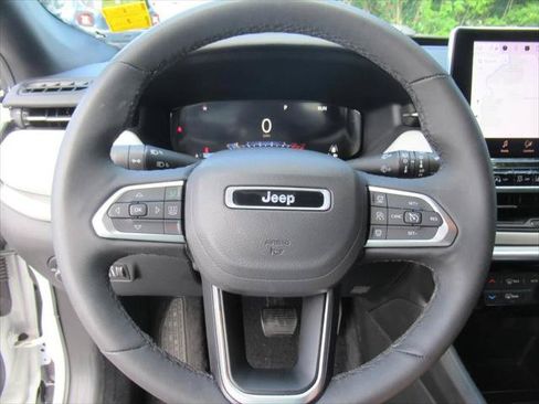Certified 2025 Jeep Compass Limited w/ Elite Group AWD/4WD image 22