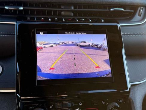 New 2025 Jeep Grand Cherokee L Altitude image 10