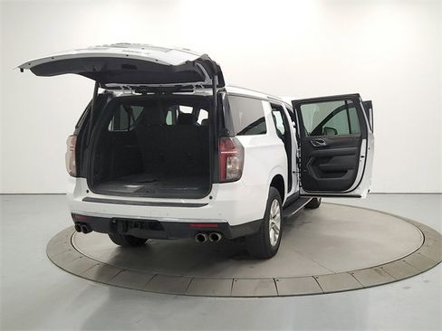 Used 2023 Chevrolet Suburban Premier image 14