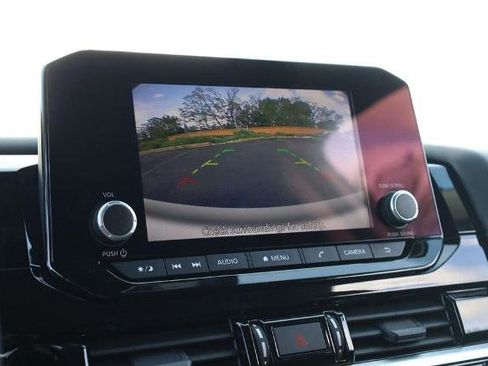 Certified 2025 Nissan Pathfinder SV w/ SV Premium Package FWD image 14