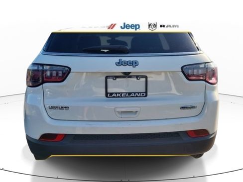 Used 2020 Jeep Compass Latitude FWD image 6