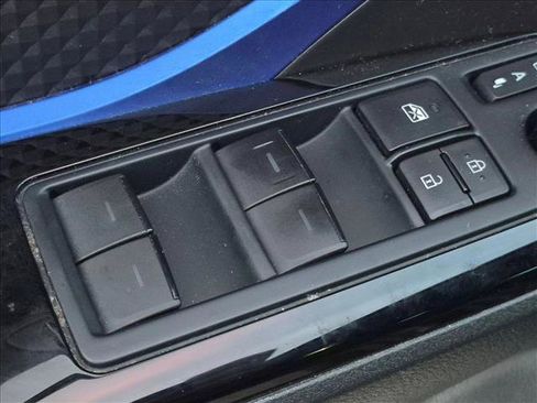 Used 2021 Toyota C-HR XLE FWD image 11