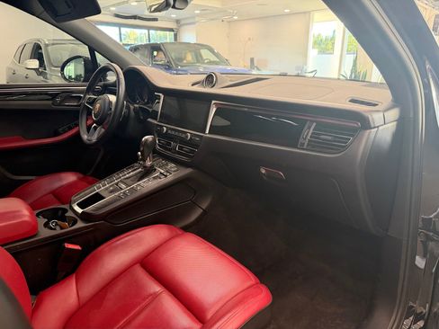 Used 2020 Porsche Macan S AWD/4WD image 12