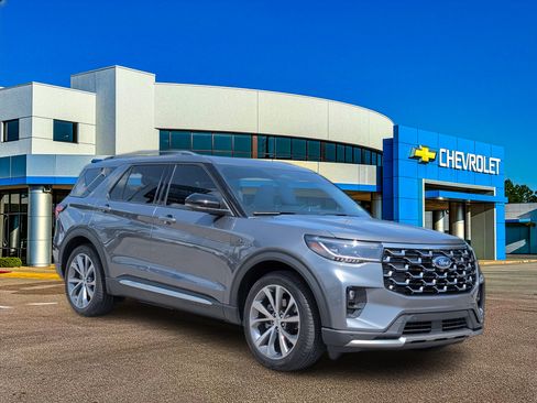 Used 2025 Ford Explorer Platinum w/ Ultimate Package RWD image 9