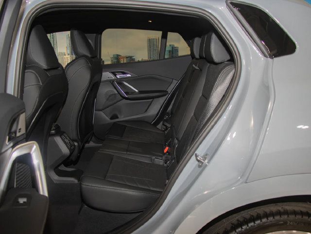Used 2027 BMW X2 xDrive28i AWD/4WD image 22