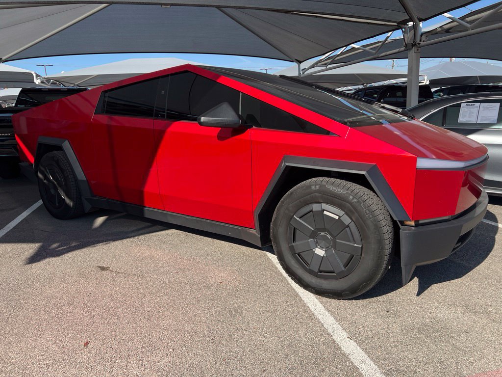 Used 2025 Tesla Cybertruck AWD Crew Cab image 2