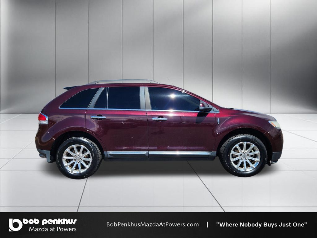 Used 2011 Lincoln MKX 2WD w/ 101A Rapid Spec Order Code image 24