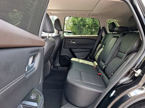 Used 2023 Nissan Rogue Platinum w/ Platinum Premium Package AWD/4WD image 14