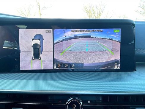 Certified 2025 Nissan Murano Platinum w/ Cargo Package image 19