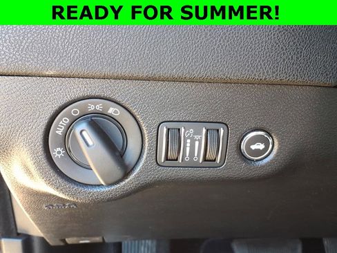 Used 2023 Dodge Charger SXT image 18