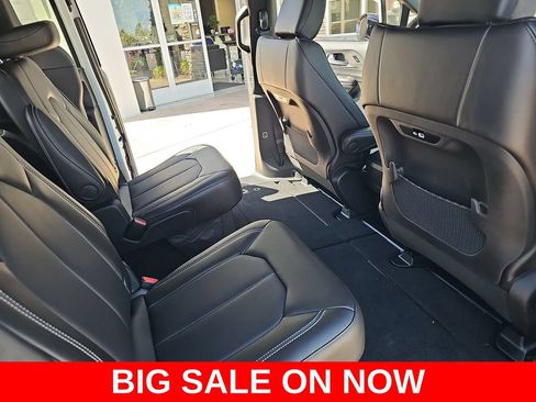 New 2027 Chrysler Pacifica Select FWD image 11
