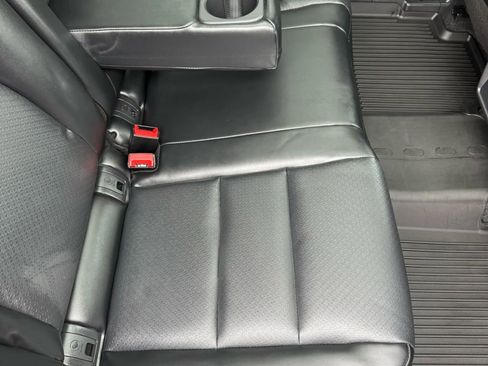 Used 2025 Nissan Rogue SV w/ SV Premium Package image 43