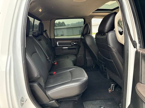 Used 2018 RAM 1500 Laramie w/ Convenience Group AWD/4WD image 14