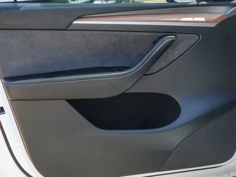 Used 2022 Tesla Model Y Performance AWD/4WD image 18