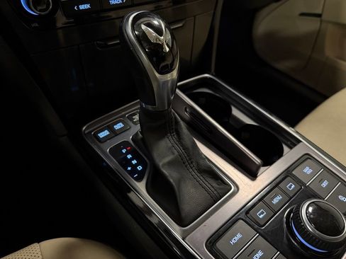 Used 2014 Hyundai Equus Signature image 22