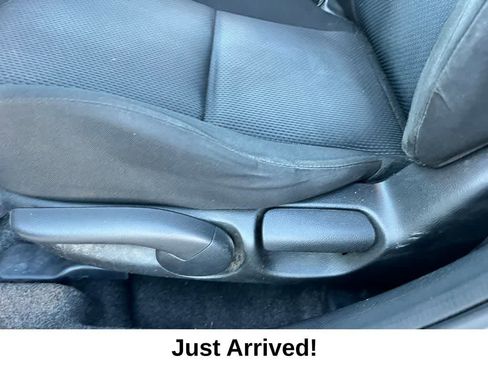 Used 2011 MAZDA MAZDA3 i Touring image 18