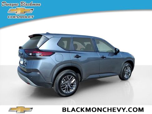 Used 2023 Nissan Rogue S image 3