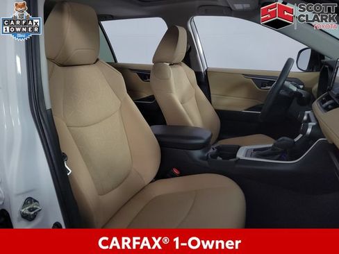 Used 2019 Toyota RAV4 XLE w/ Convenience Package FWD image 14