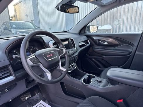 Used 2024 GMC Terrain SLE AWD/4WD image 8