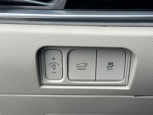 Certified 2025 Kia Sorento SX FWD image 19