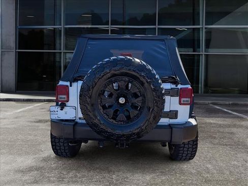 Used 2018 Jeep Wrangler Unlimited Sport w/ Max Tow Package image 7