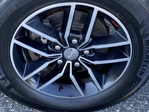 Used 2018 Jeep Grand Cherokee Trailhawk w/ Trailhawk Luxury Group image 24