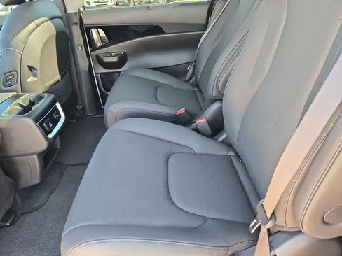 Certified 2026 Kia Carnival SX Prestige image 19