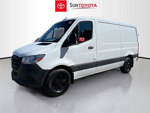 Used 2025 Mercedes-Benz Sprinter 2500 image 9