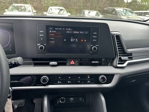 Certified 2025 Kia Sportage LX image 33