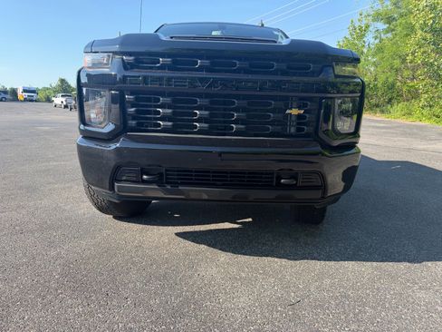 Used 2023 Chevrolet Silverado 2500 Custom w/ Custom Value Package AWD/4WD image 5