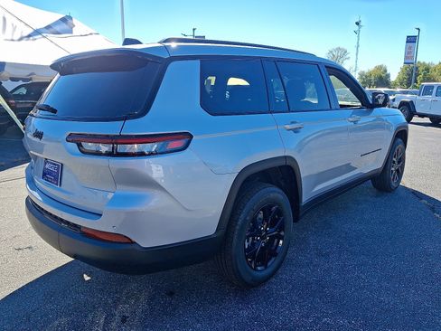 New 2025 Jeep Grand Cherokee L Altitude image 6