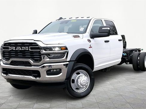 New 2026 RAM 5500 Tradesman w/ Chrome Appearance Group image 2