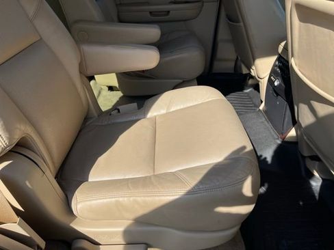 Used 2012 Cadillac Escalade Premium image 11