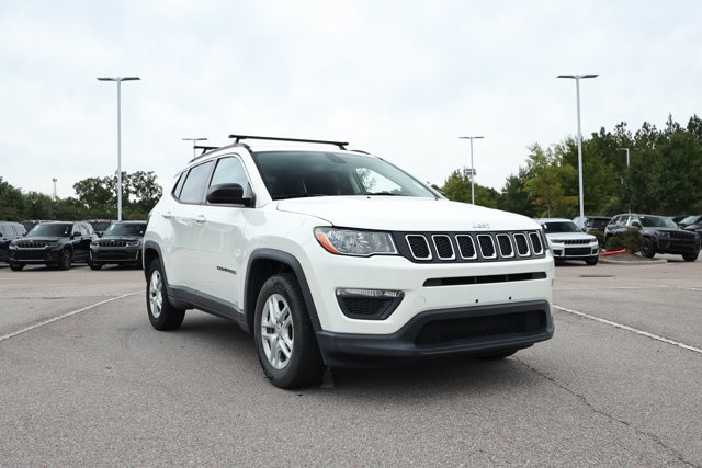 Used 2019 Jeep Compass Sport w/ Tech Group FWD image 2