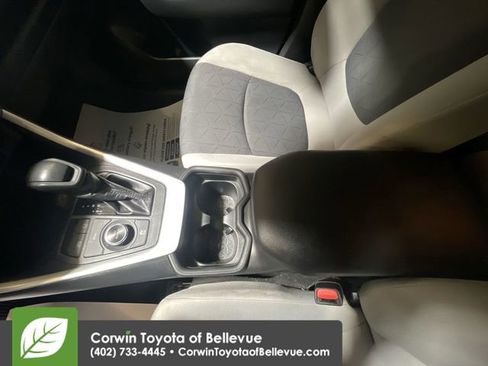 Used 2019 Toyota RAV4 XLE image 18