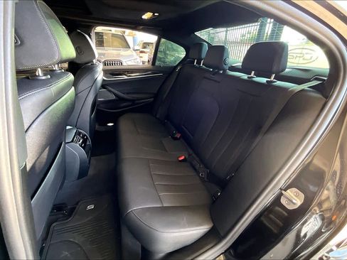 Used 2022 BMW 530i w/ M Sport Package image 19