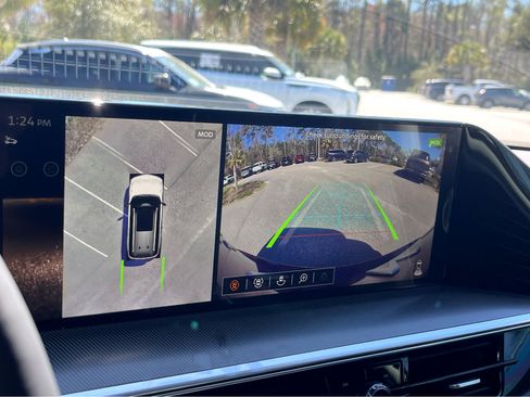 New 2025 INFINITI QX80 Luxe image 11