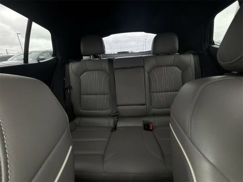 Used 2024 Buick Envista Avenir image 28