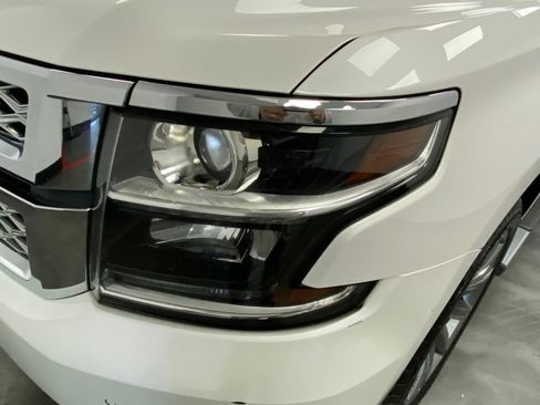 Used 2019 Chevrolet Tahoe LT w/ LT Signature Package image 11