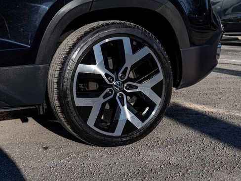 Used 2023 Volkswagen Taos SEL image 8