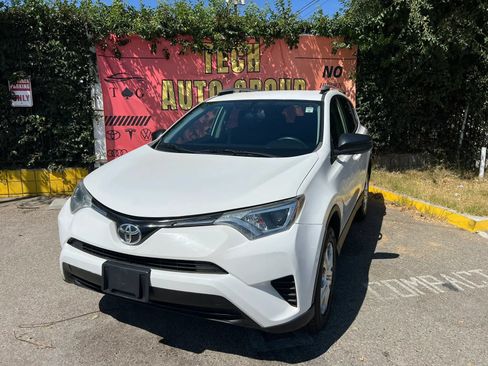 Used 2016 Toyota RAV4 LE FWD image 25